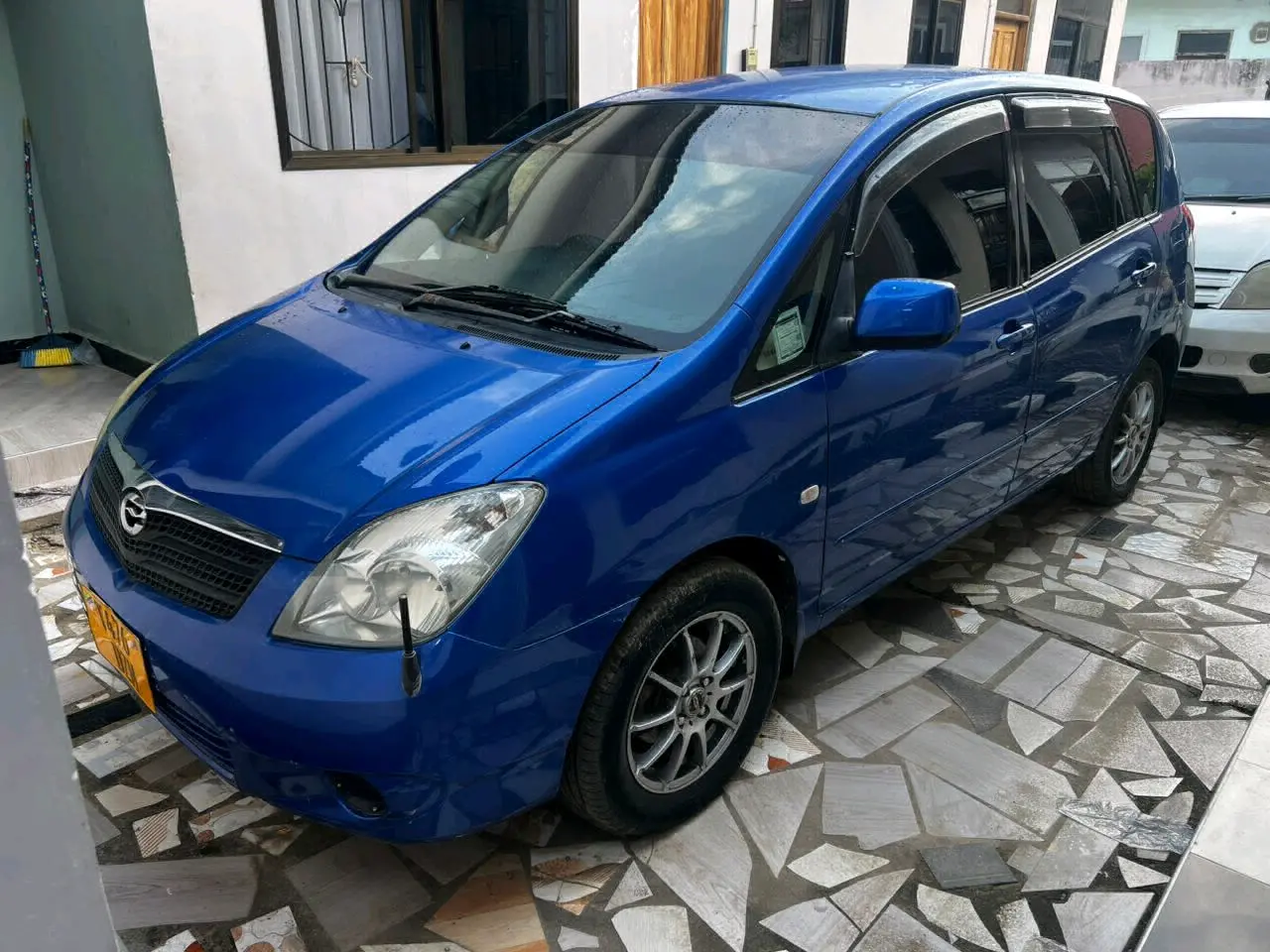 Toyota Spacio DZM thumbnail 2