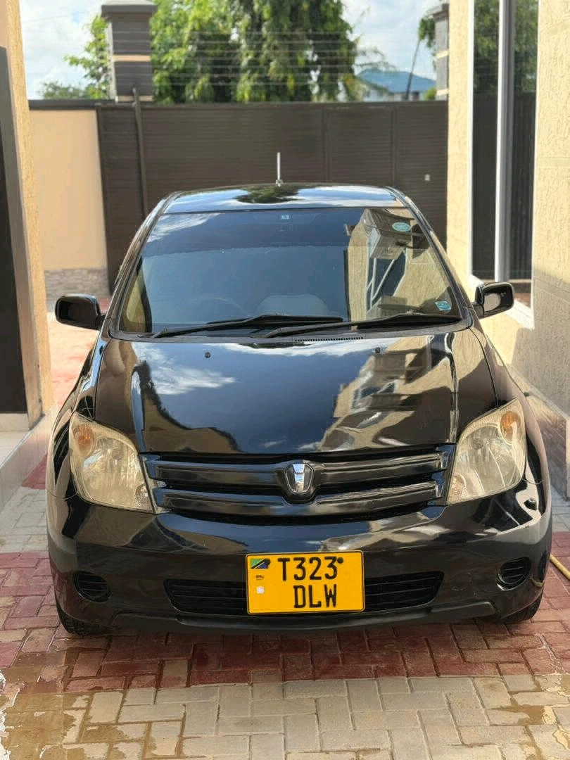 Black Toyota IST 1290cc (Full AC, Music System)