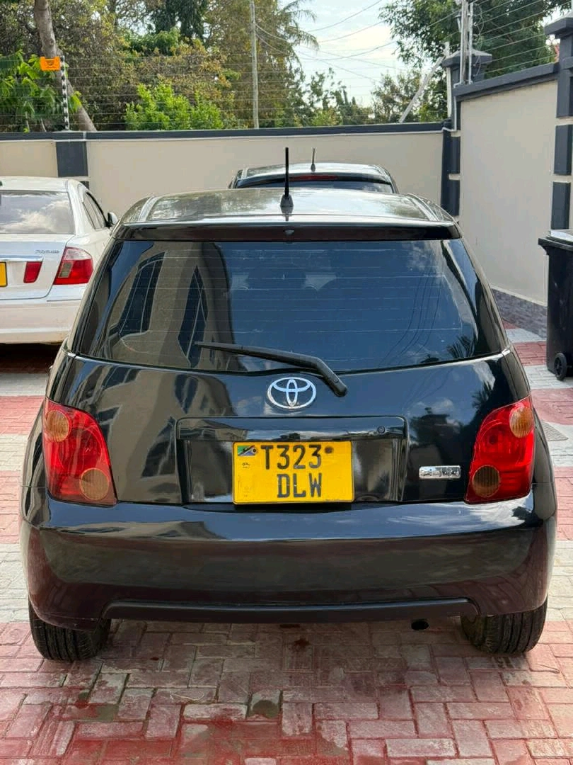 Black Toyota IST 1290cc (Full AC, Music System) thumbnail 2