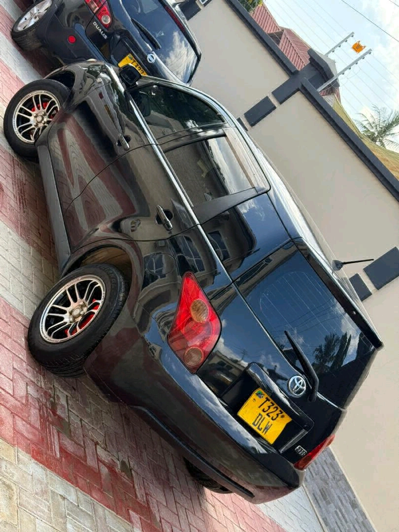 Black Toyota IST 1290cc (Full AC, Music System) thumbnail 3
