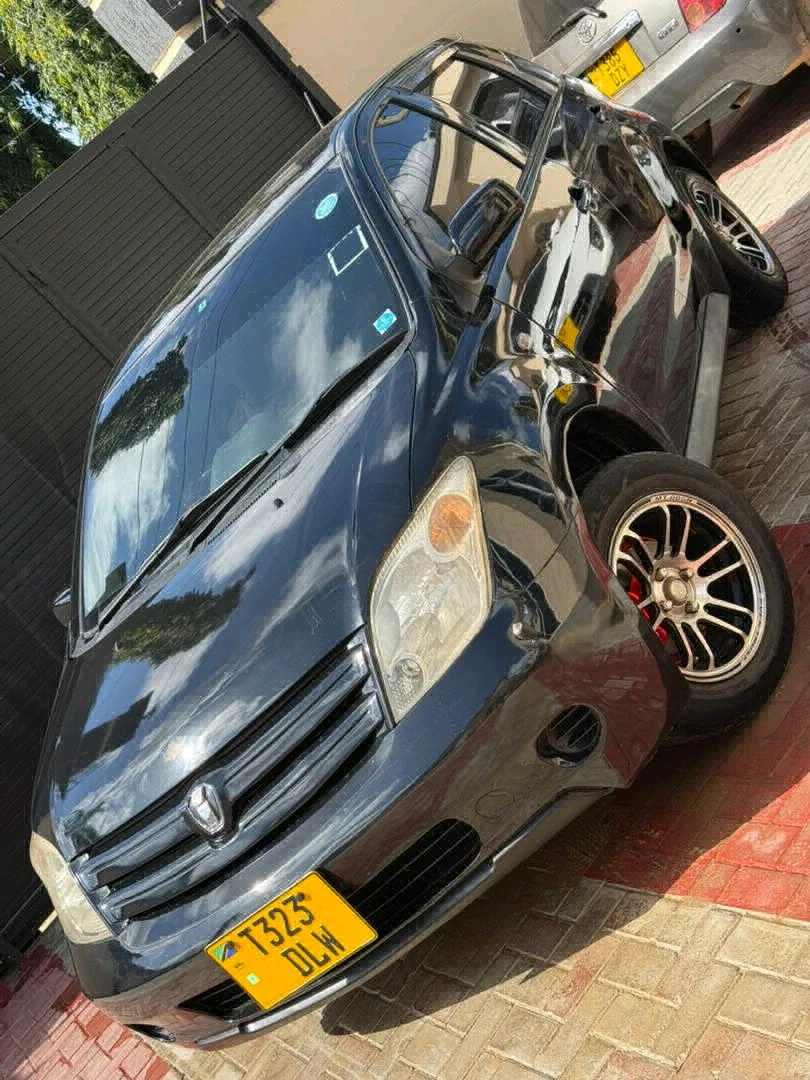 Black Toyota IST 1290cc (Full AC, Music System) thumbnail 4