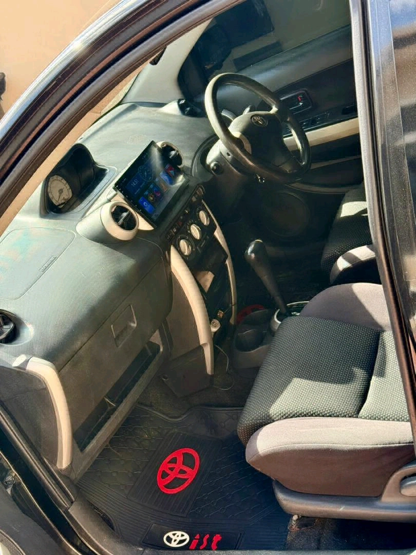 Black Toyota IST 1290cc (Full AC, Music System) thumbnail 6