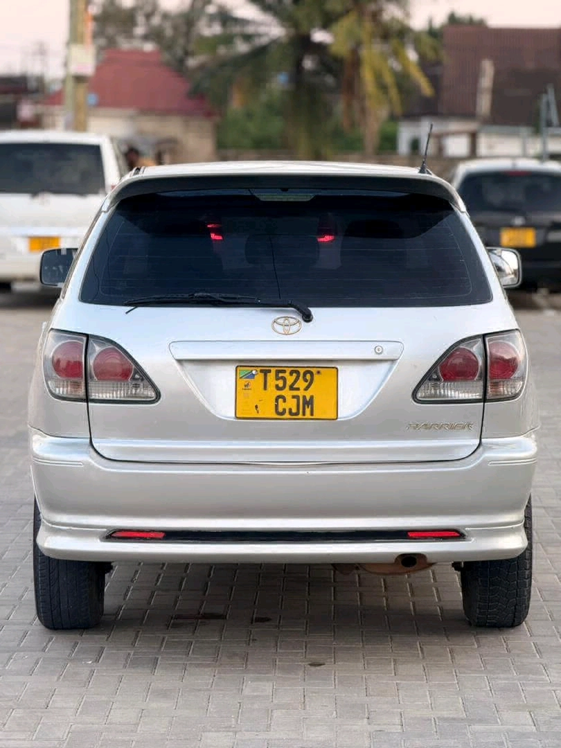 Toyota Harrier Old Model SUV (CJM) thumbnail 2
