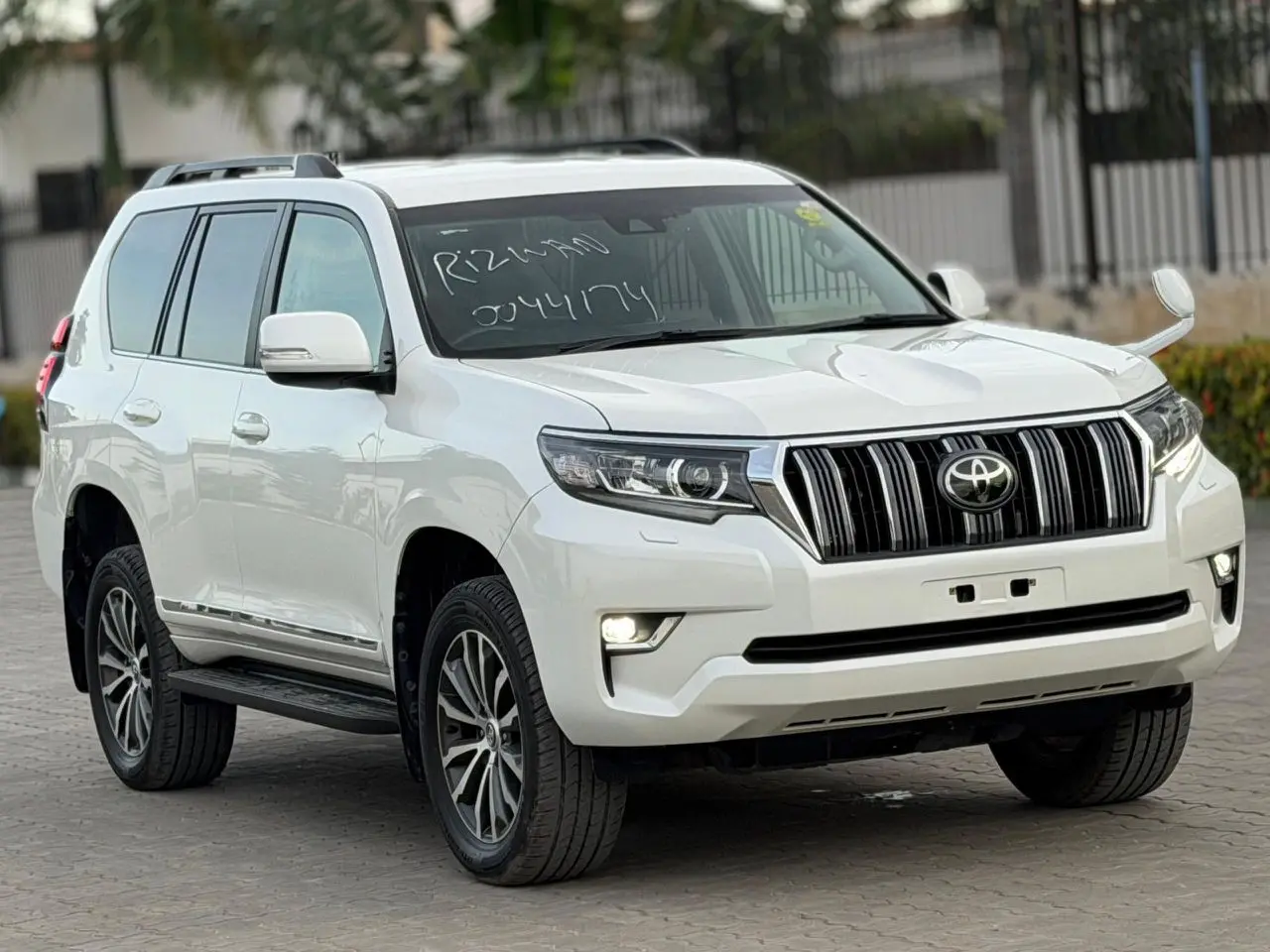 Toyota Land Cruiser Prado 150 (2019/20) thumbnail 7