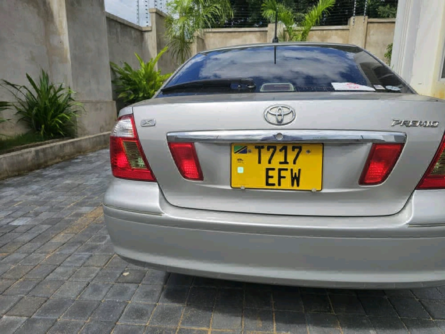 Toyota Premio X 2004 (Reg EFW) thumbnail 4