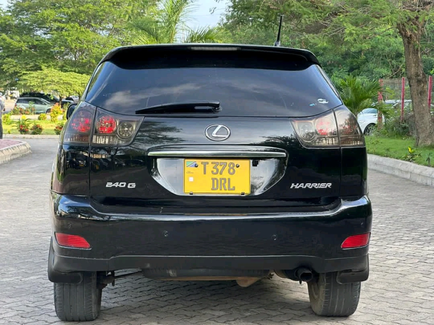 Black Toyota Harrier SUV 2005 New Reg DRL thumbnail 6