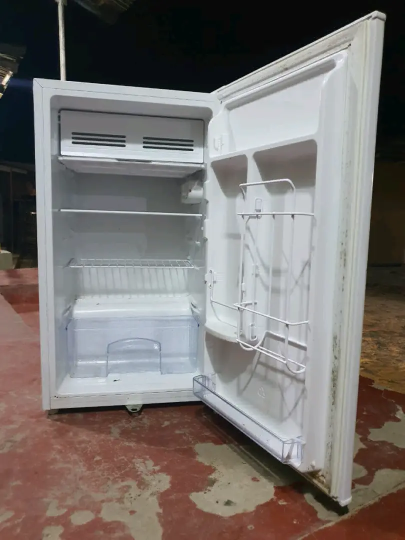 Small MOELectro Refrigerator Like New thumbnail 2