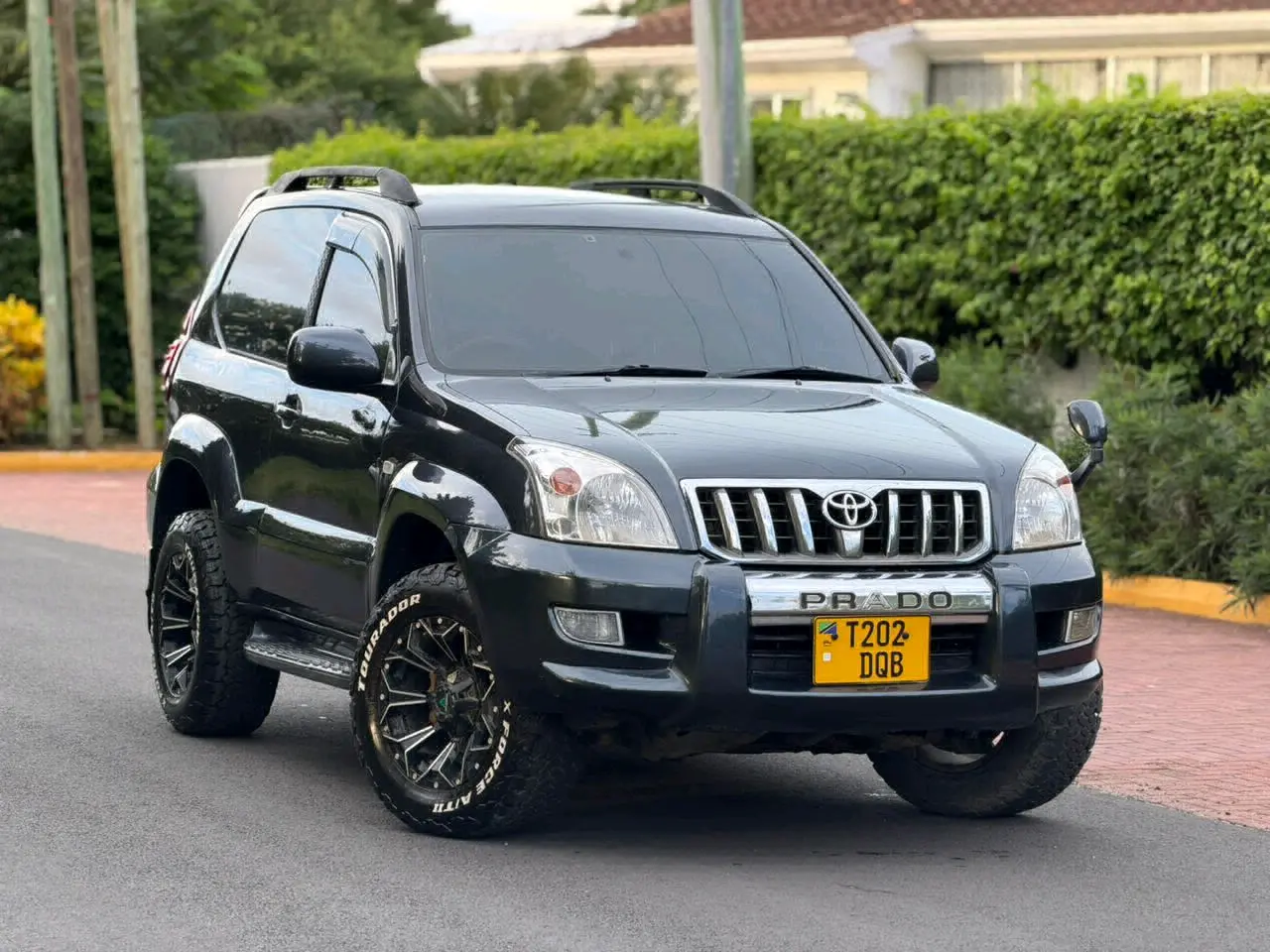 Toyota Land Cruiser Prado 120 (2004) thumbnail 2