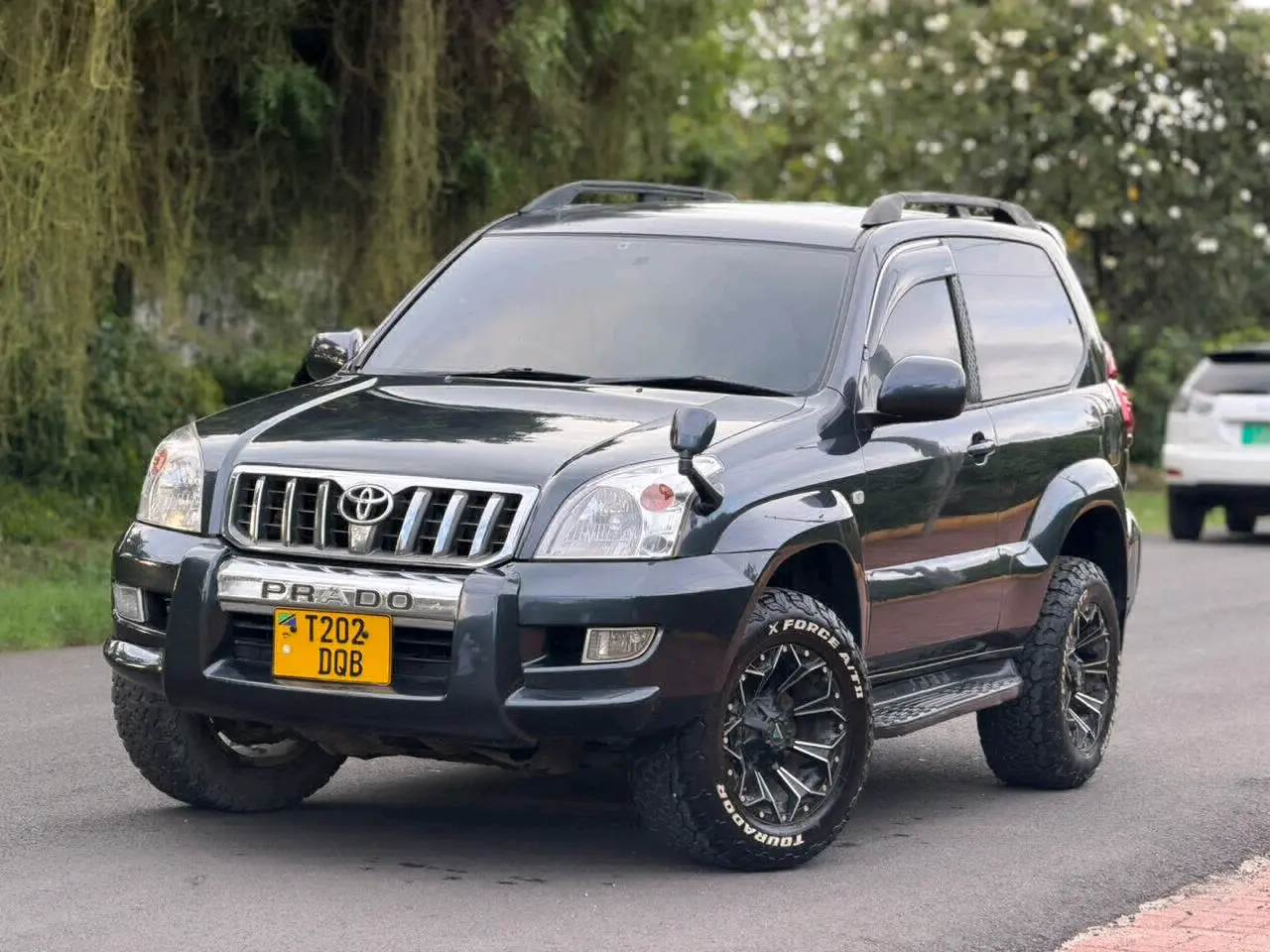 Toyota Land Cruiser Prado 120 (2004) thumbnail 3