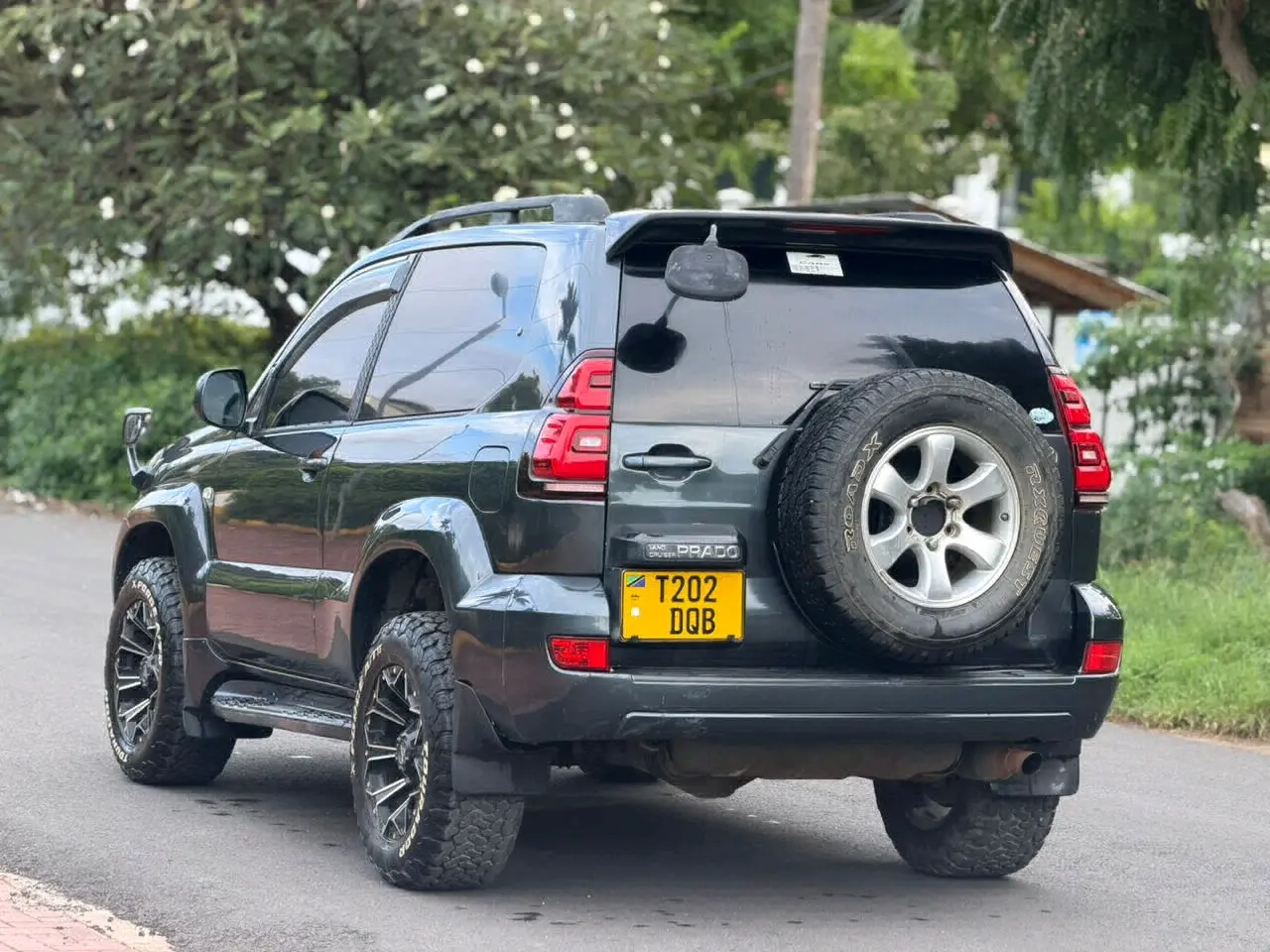 Toyota Land Cruiser Prado 120 (2004) thumbnail 4