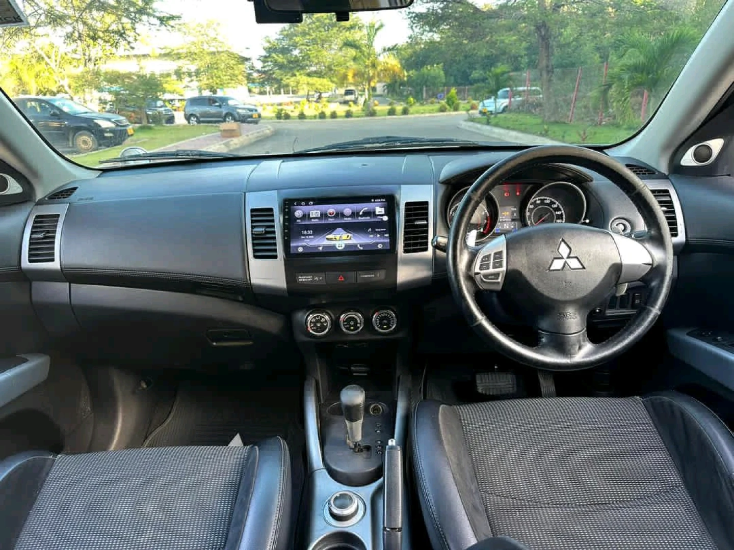 2008 Mitsubishi Outlander SUV (2360cc) - Clean Condition thumbnail 4