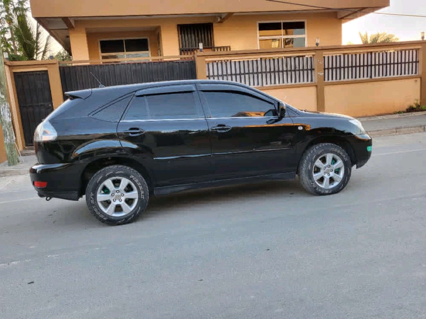 Toyota Harrier 240G 2007 Black SUV thumbnail 4