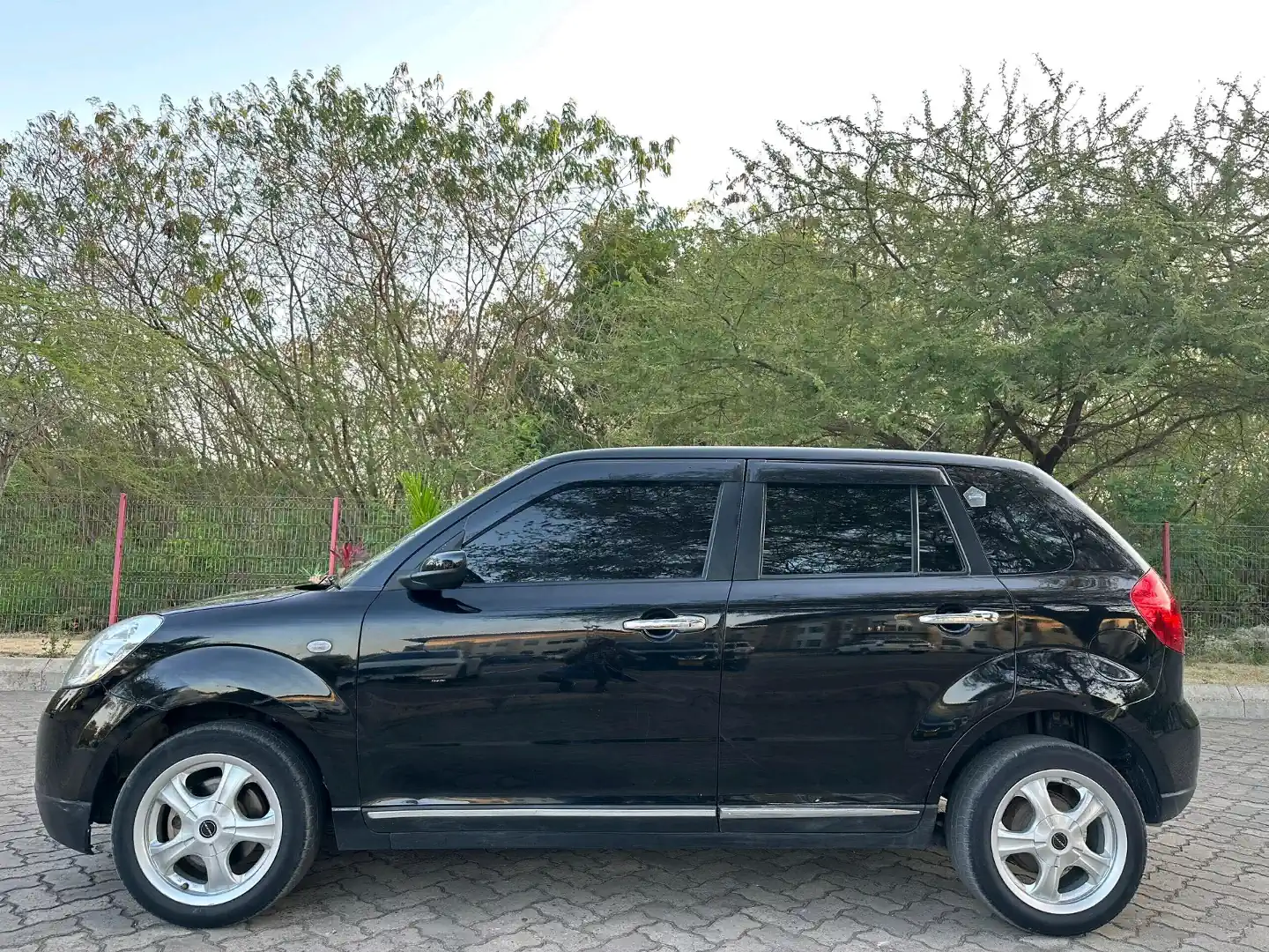 Black Mazda Verisa 2006, 1498cc, Exchange Allowed thumbnail 5