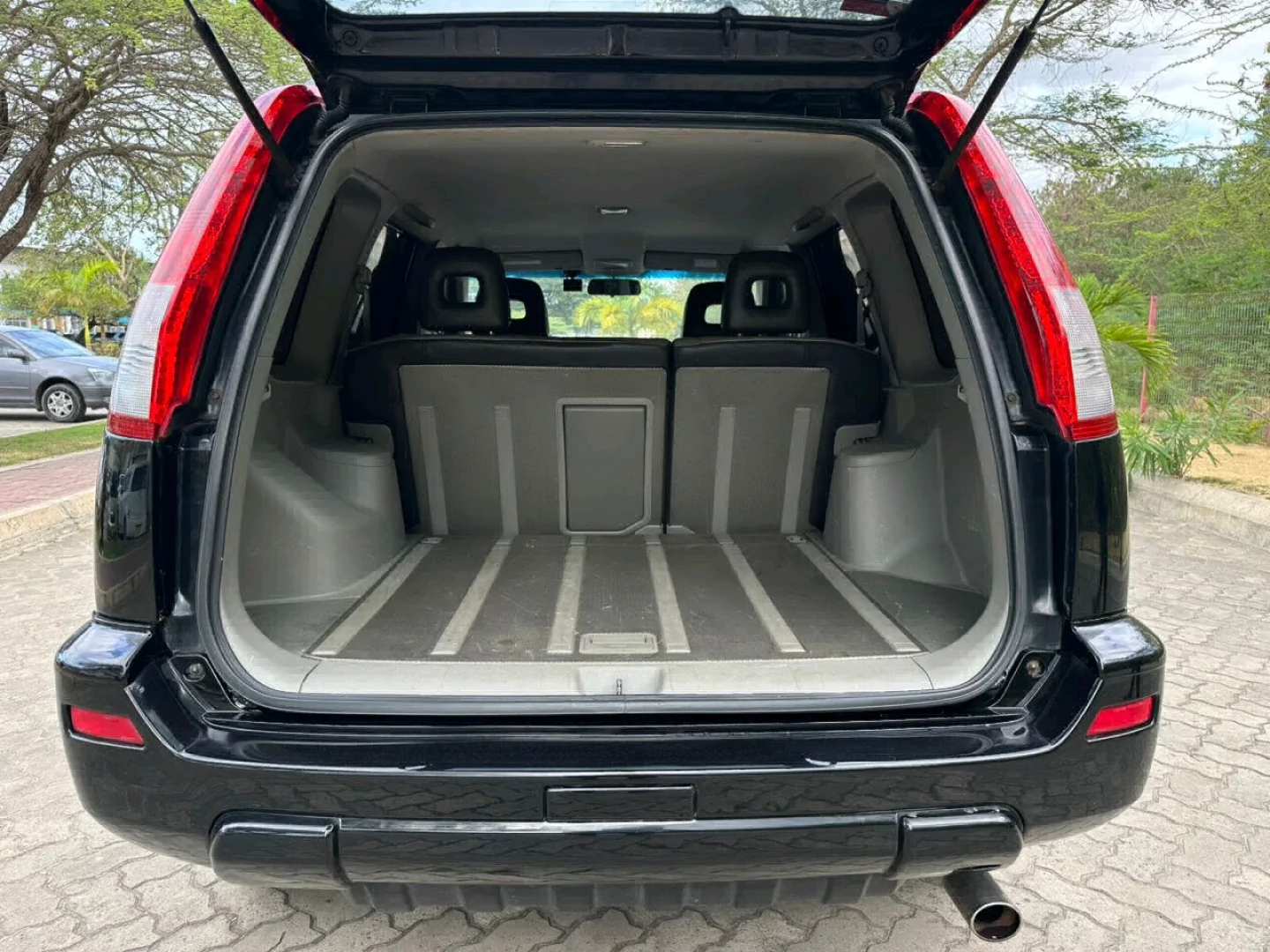 Nissan X-Trail 2003 Black SUV for Sale/Exchange thumbnail 9
