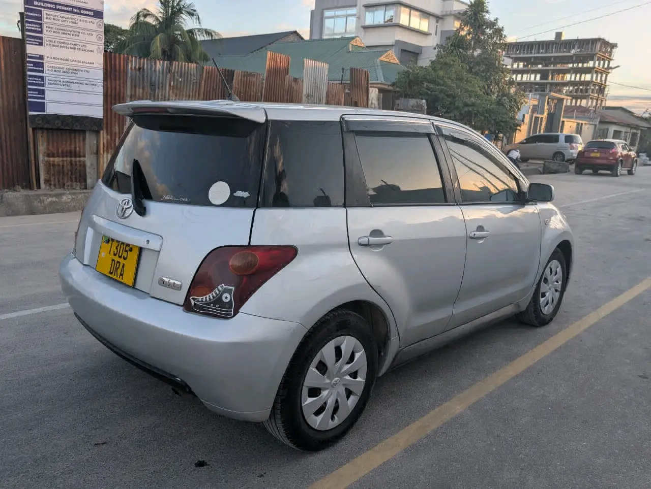 Toyota Ist (DRA) - Silver thumbnail 3