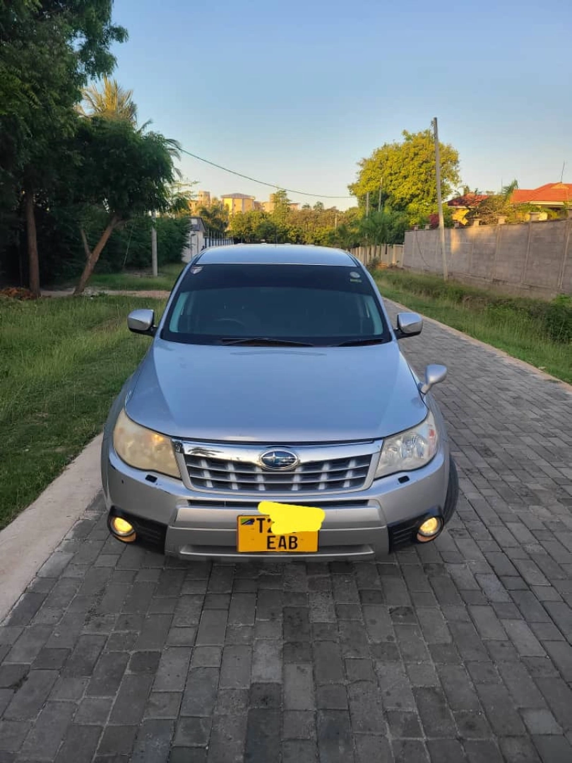 Subaru Forester XT 2010, 1990cc, Silver
