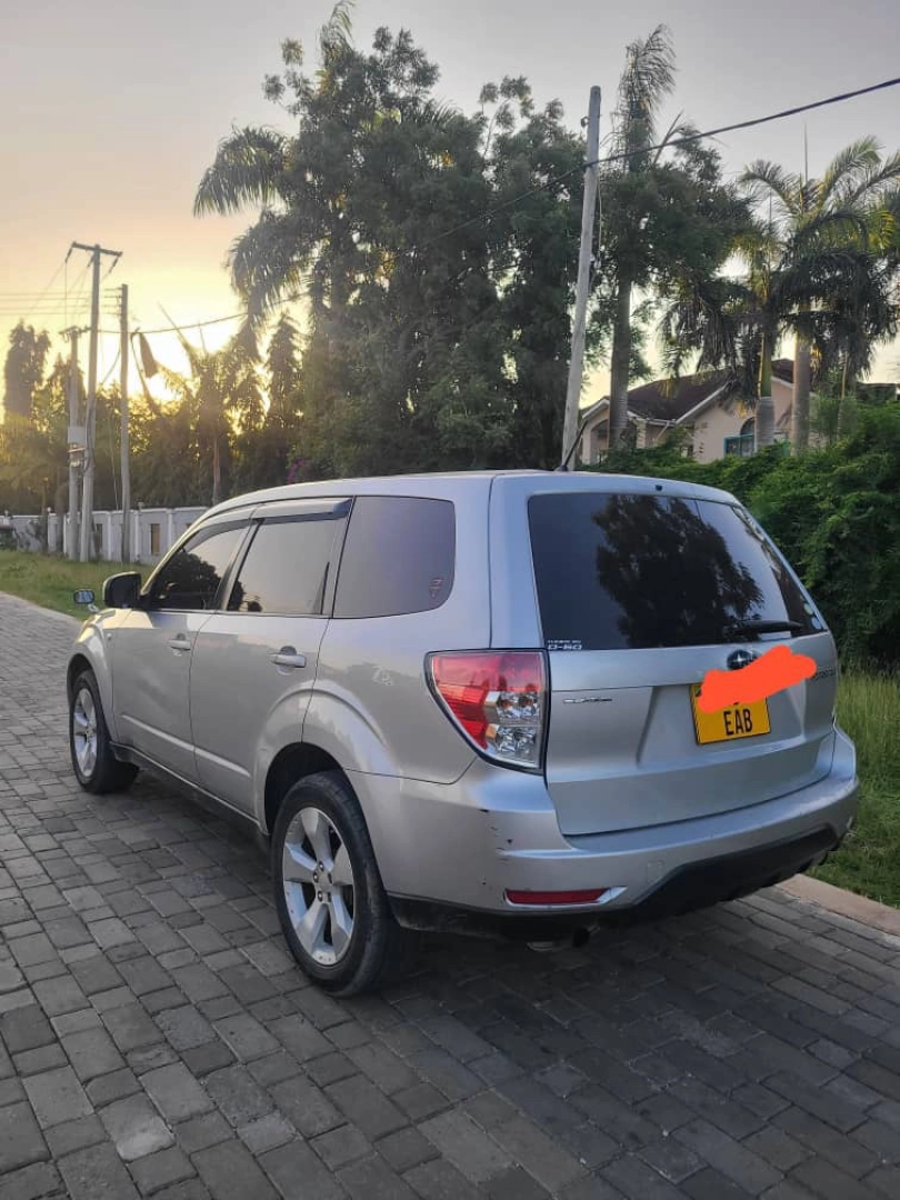 Subaru Forester XT 2010, 1990cc, Silver thumbnail 3