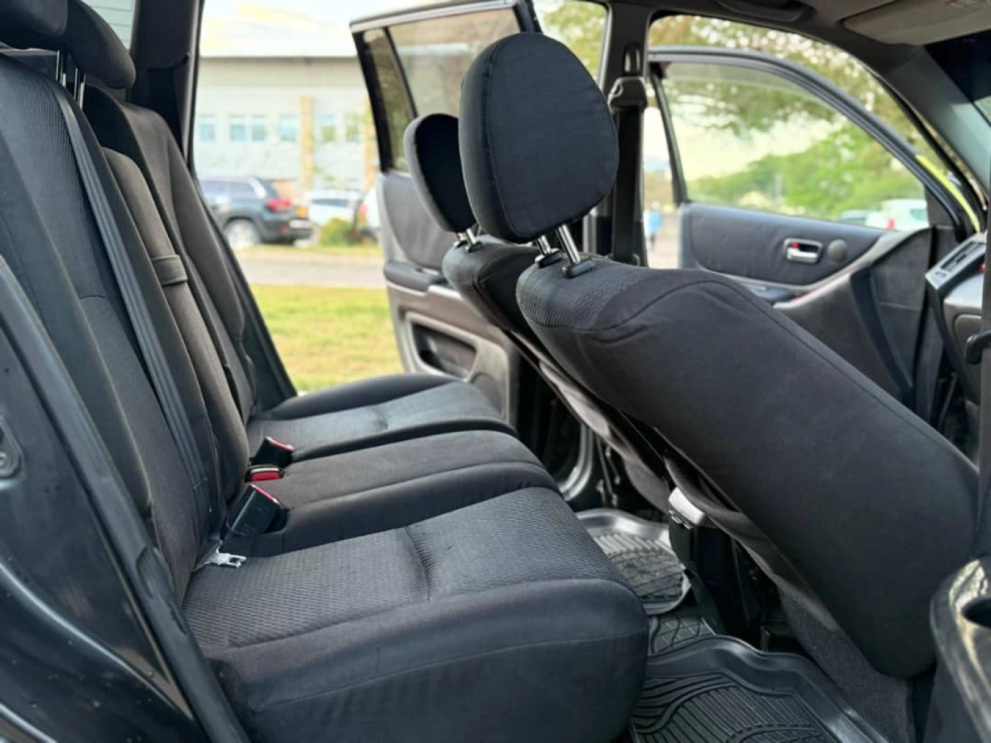 Subaru Forester XT 2010, 1990cc, Silver thumbnail 4