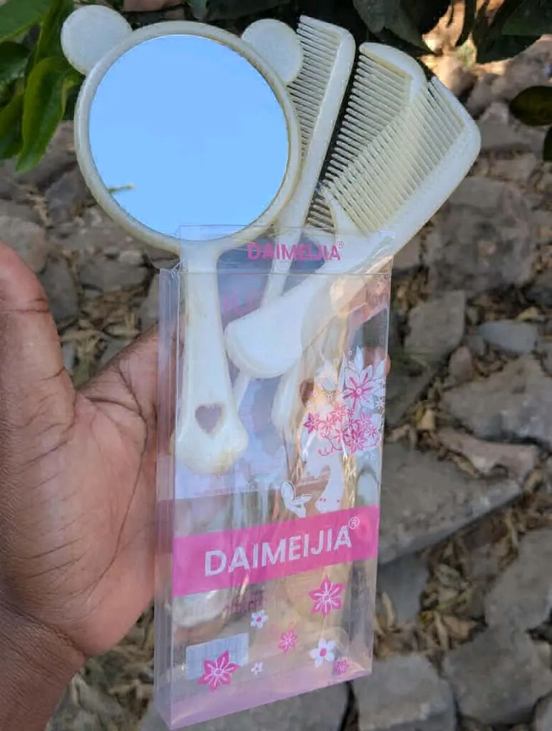 Full Hair Set with Mirror and Combs