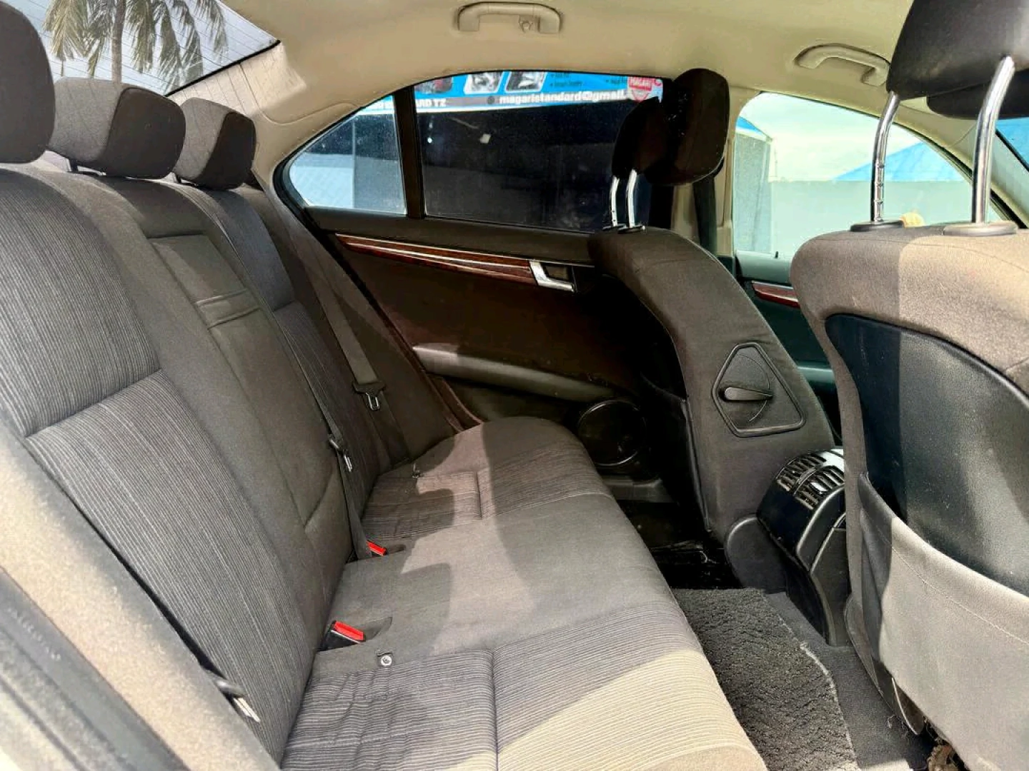 Mercedes Benz C 250 Sedan thumbnail 9