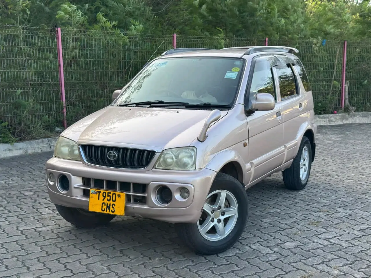 2005 Toyota Cami SUV for Sale thumbnail 2