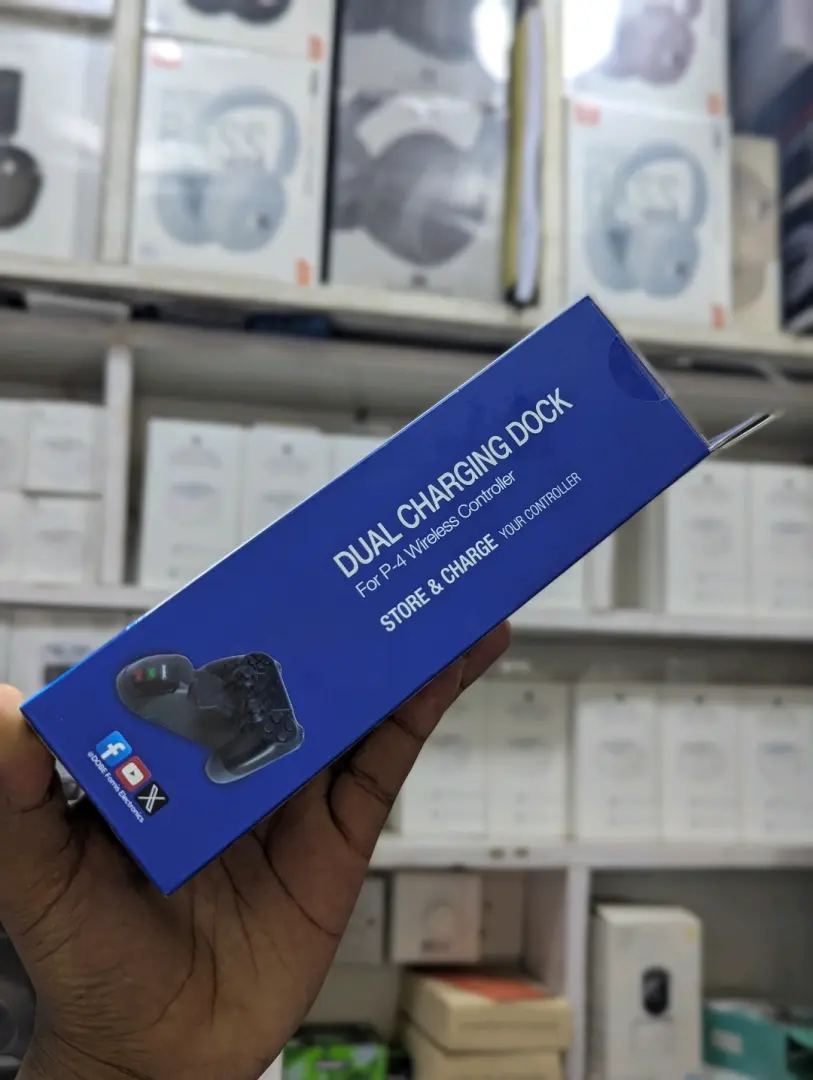 Dobe Dual Charging Dock for PS4 thumbnail 3