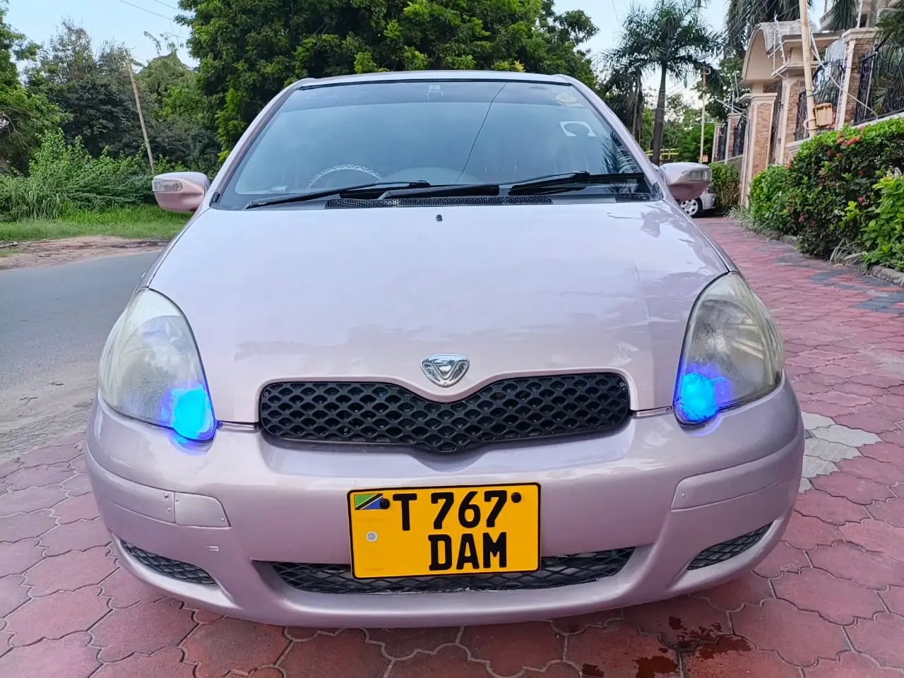 Toyota Vitz 2004 (DAM)