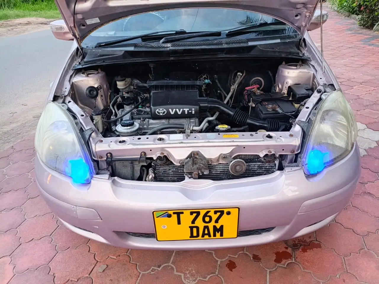 Toyota Vitz 2004 (DAM) thumbnail 2
