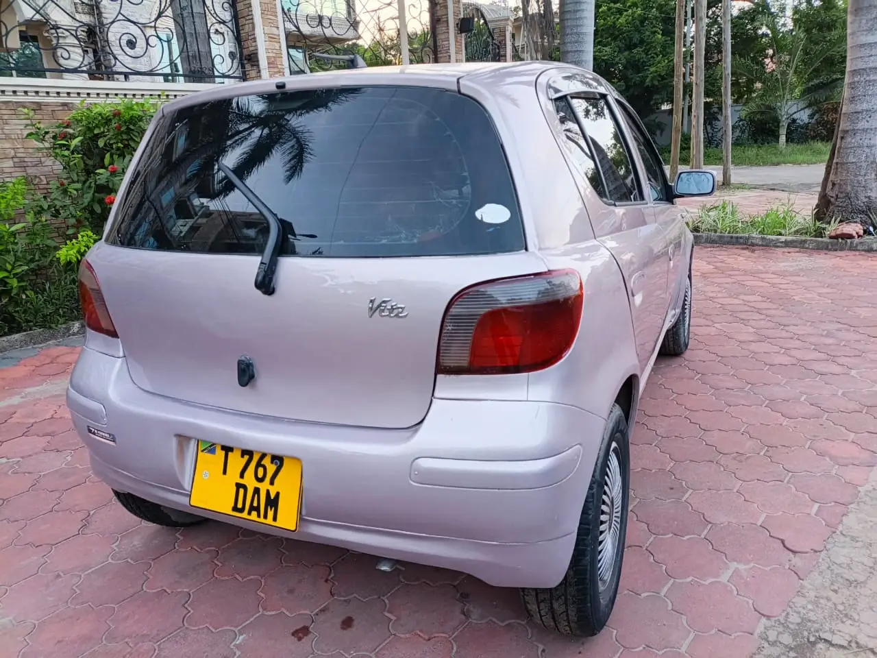 Toyota Vitz 2004 (DAM) thumbnail 7