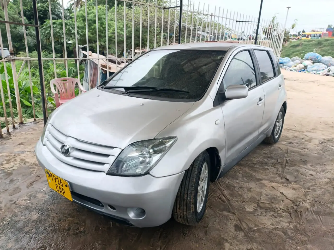 Toyota Ist CAP thumbnail 3