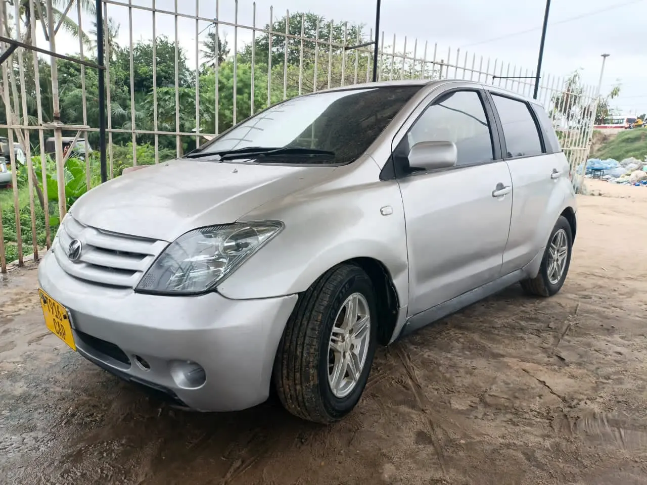 Toyota Ist CAP thumbnail 5