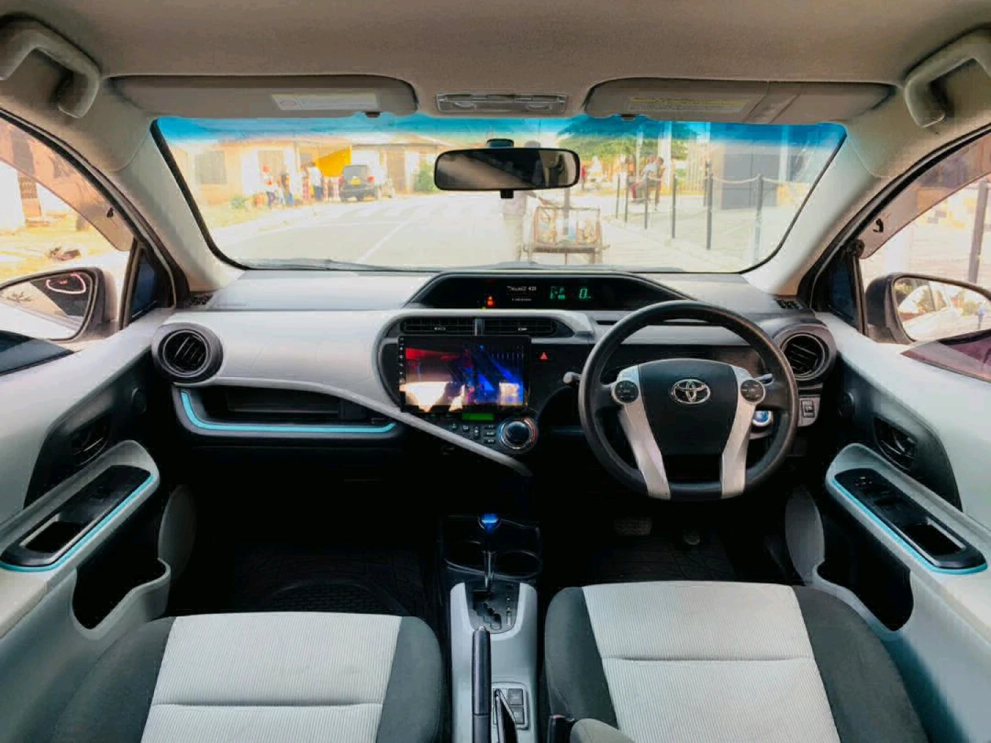 Toyota Aqua 2012 Hybrid Car for Sale thumbnail 5