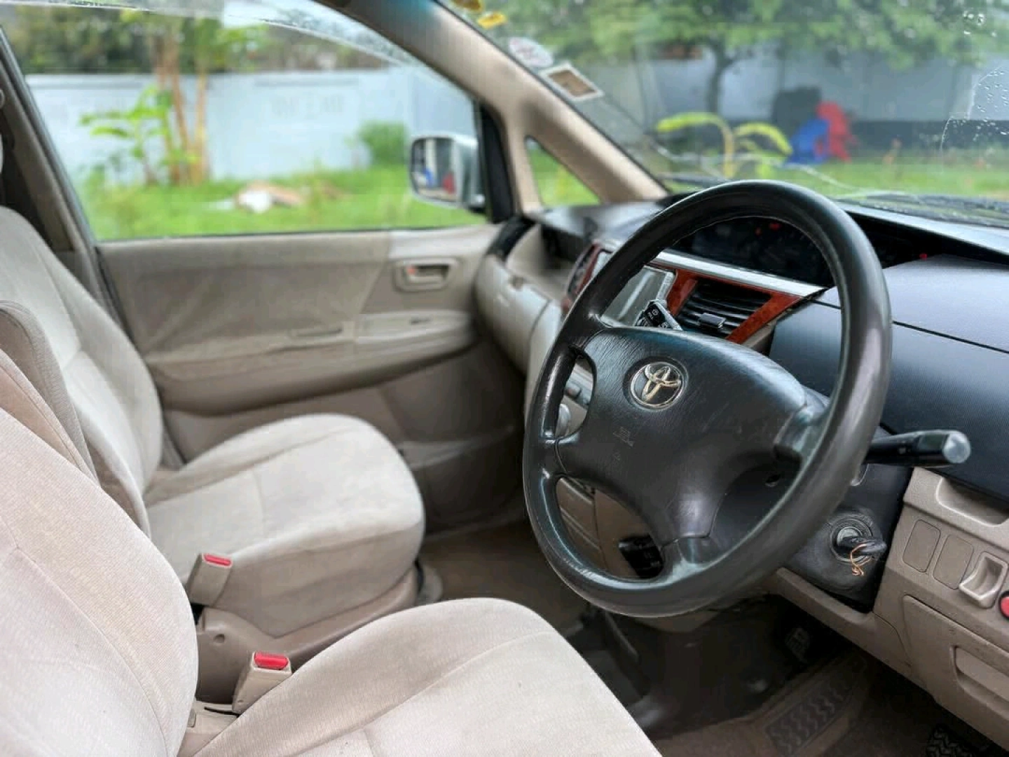 Toyota Noah 2007 for Sale thumbnail 2