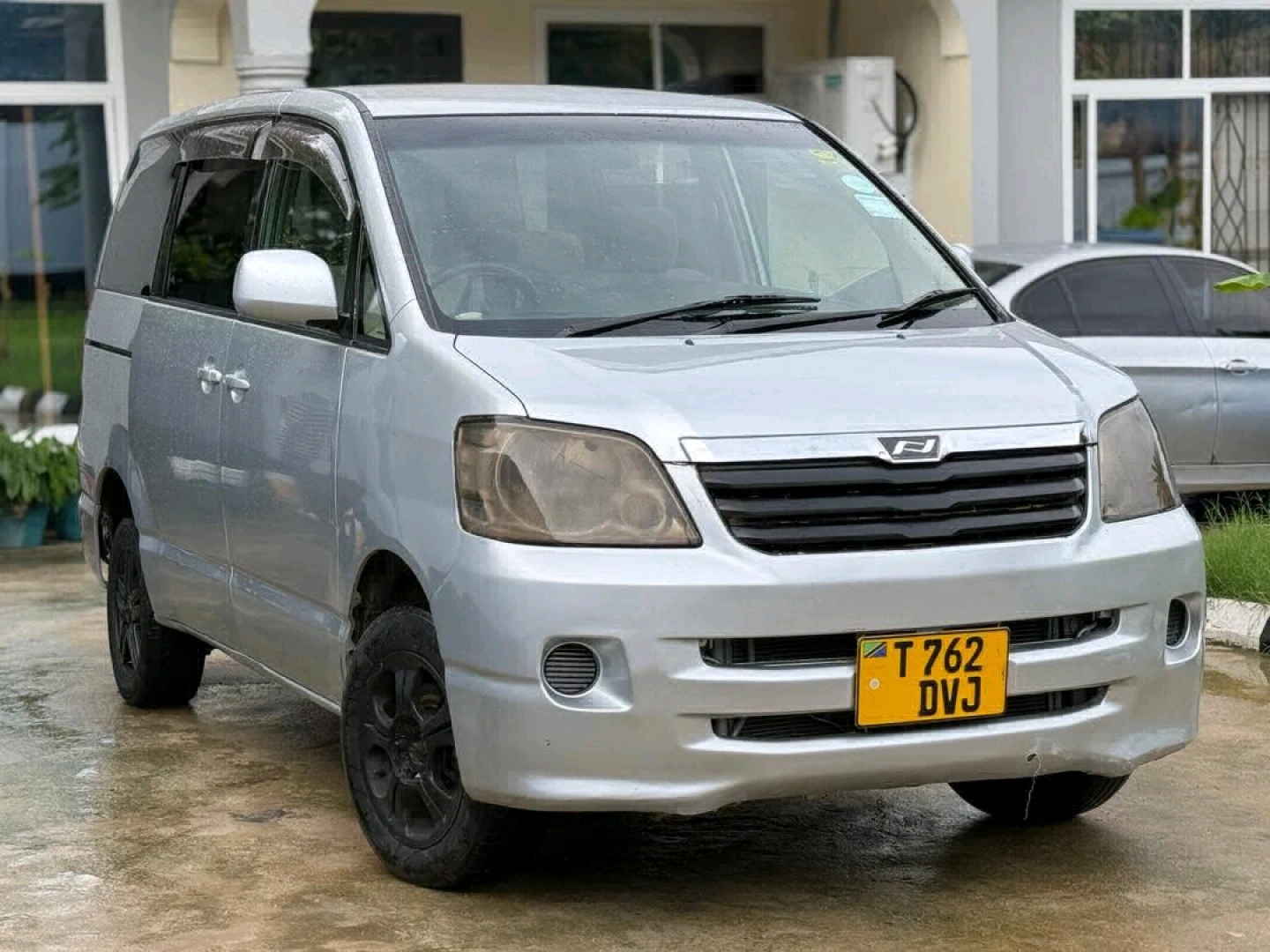Toyota Noah 2007 for Sale thumbnail 7