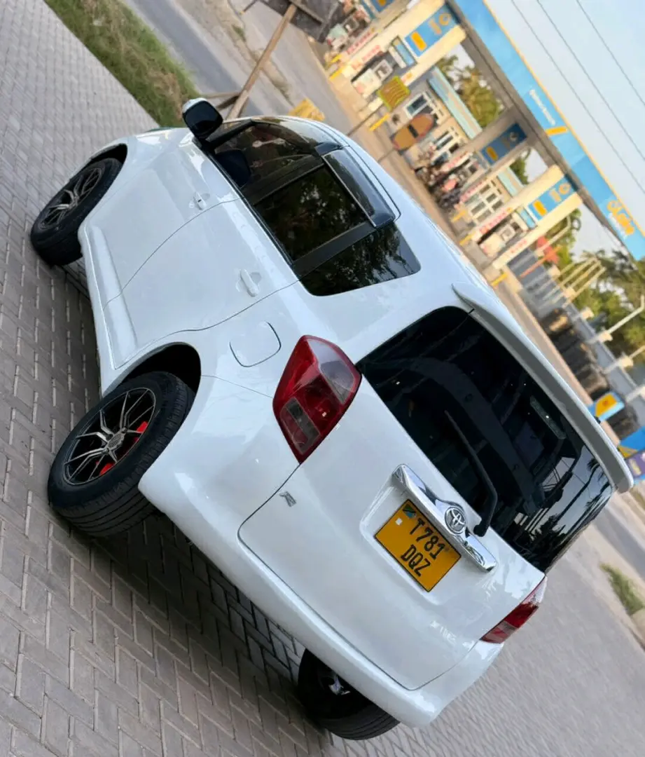 Toyota Ractis Nyeupe, 1490cc, AC, Music System thumbnail 7