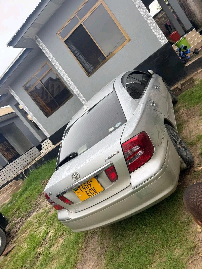 Toyota Premio F 2004 Silver (ECV) - Low Mileage thumbnail 2