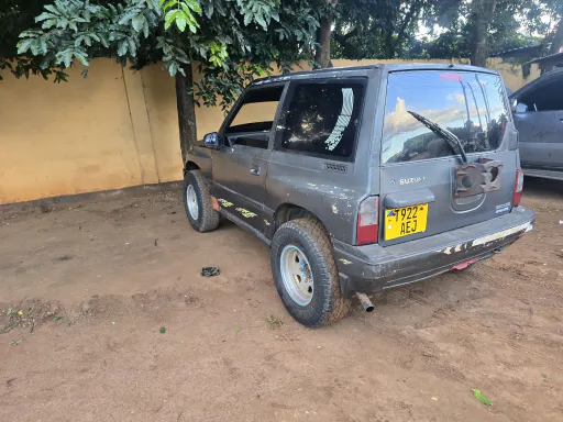 Suzuki Escudo
