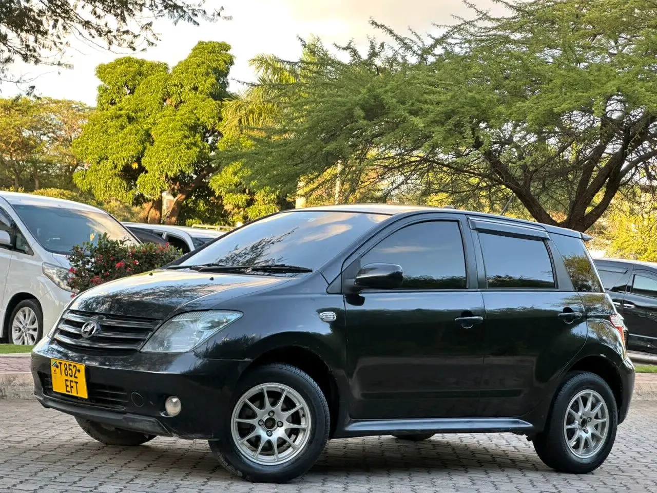 Toyota Ist 2005 thumbnail 3