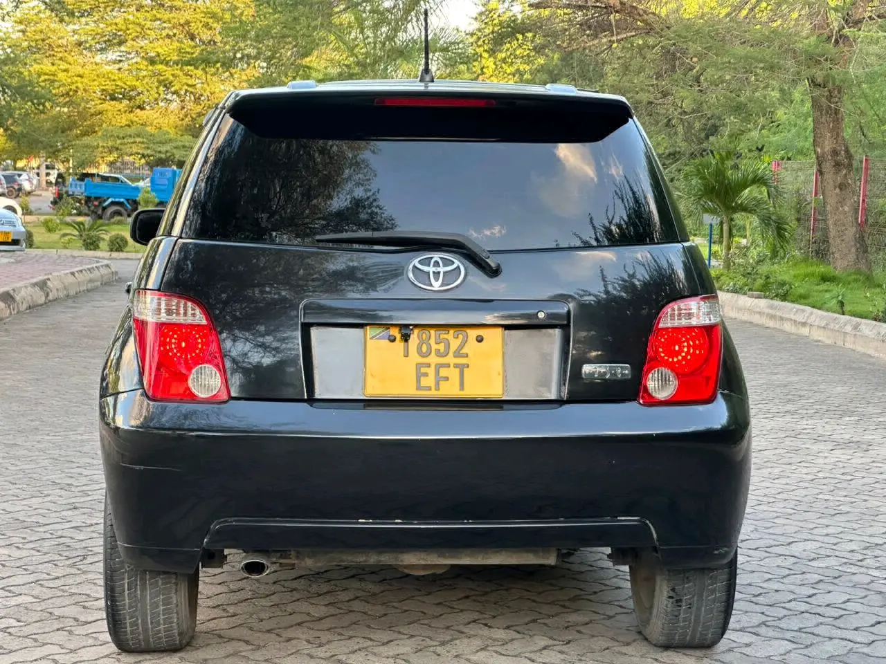 Toyota Ist 2005 thumbnail 5