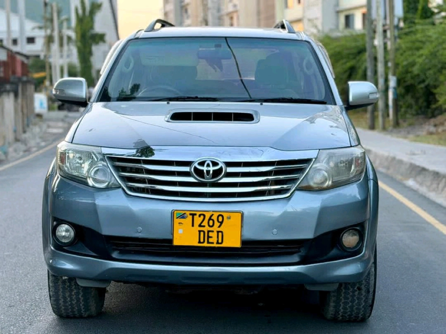 2013 Toyota Fortuner G Model SUV (2490cc)