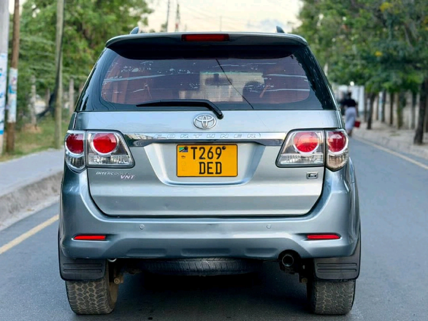 2013 Toyota Fortuner G Model SUV (2490cc) thumbnail 8