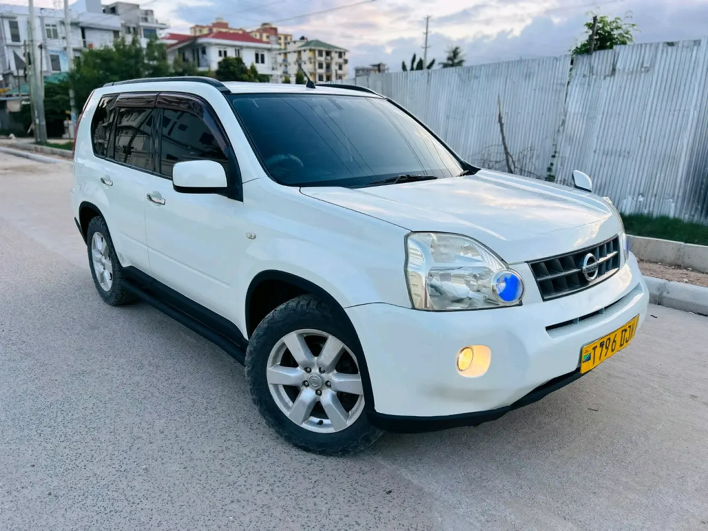 Nissan X-Trail 2009 thumbnail 2