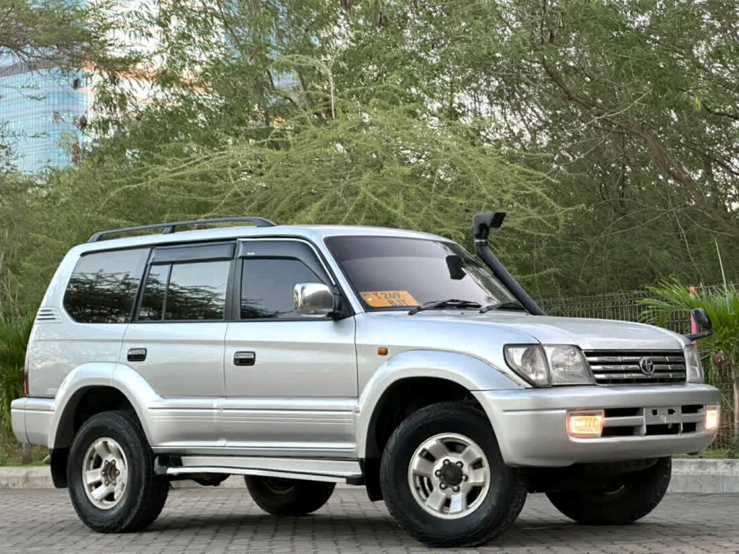 Toyota Prado TX 2001 Diesel Low Mileage thumbnail 2