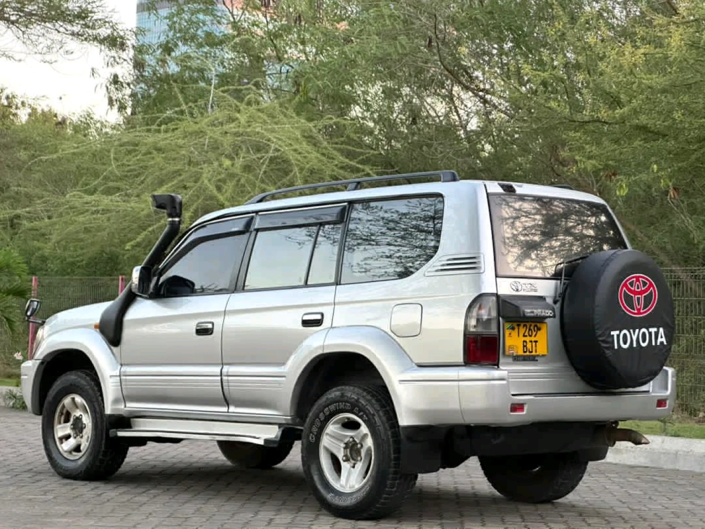 Toyota Prado TX 2001 Diesel Low Mileage thumbnail 3