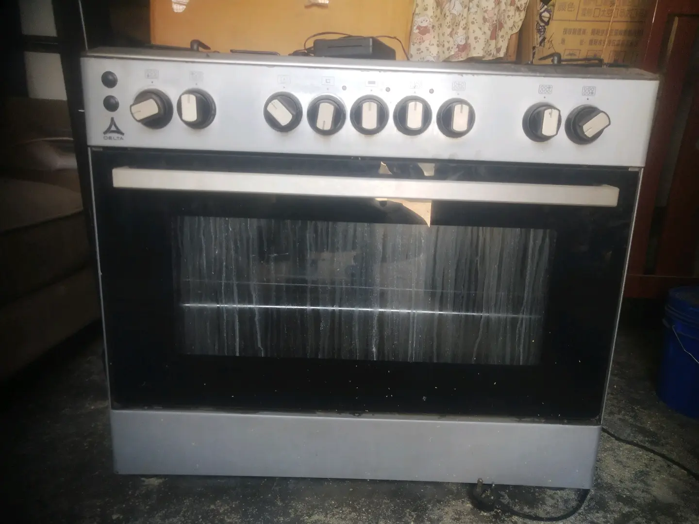 Oven DELTA Umeme na Gesi (Electric and Gas Oven)