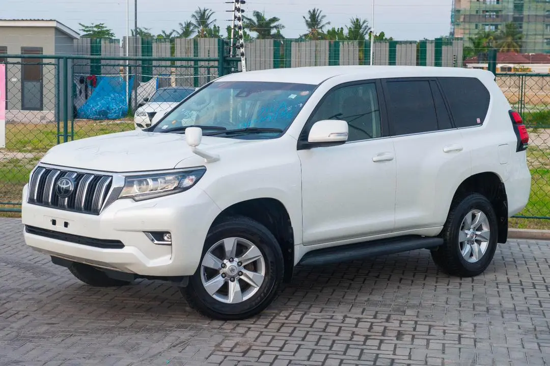 Toyota Land Cruiser Prado 2019 thumbnail 2