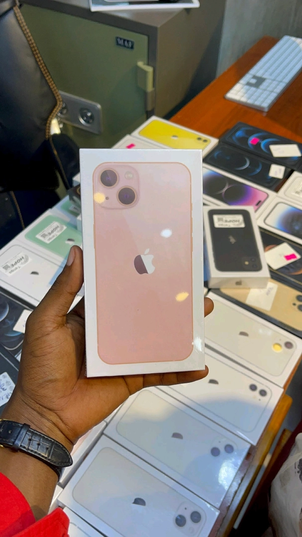 Apple iPhone 13 256GB Full Box