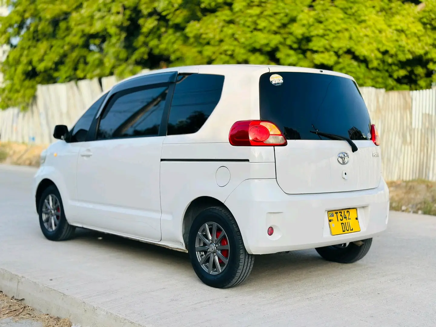 Toyota Porte White 1290cc Automatic thumbnail 3