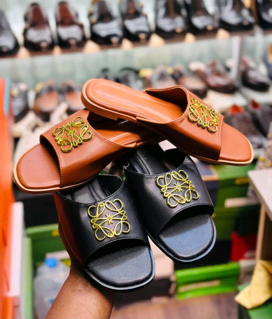 Viatu vya Kike vya Wazi (Sandals/Slippers) - Black & Brown