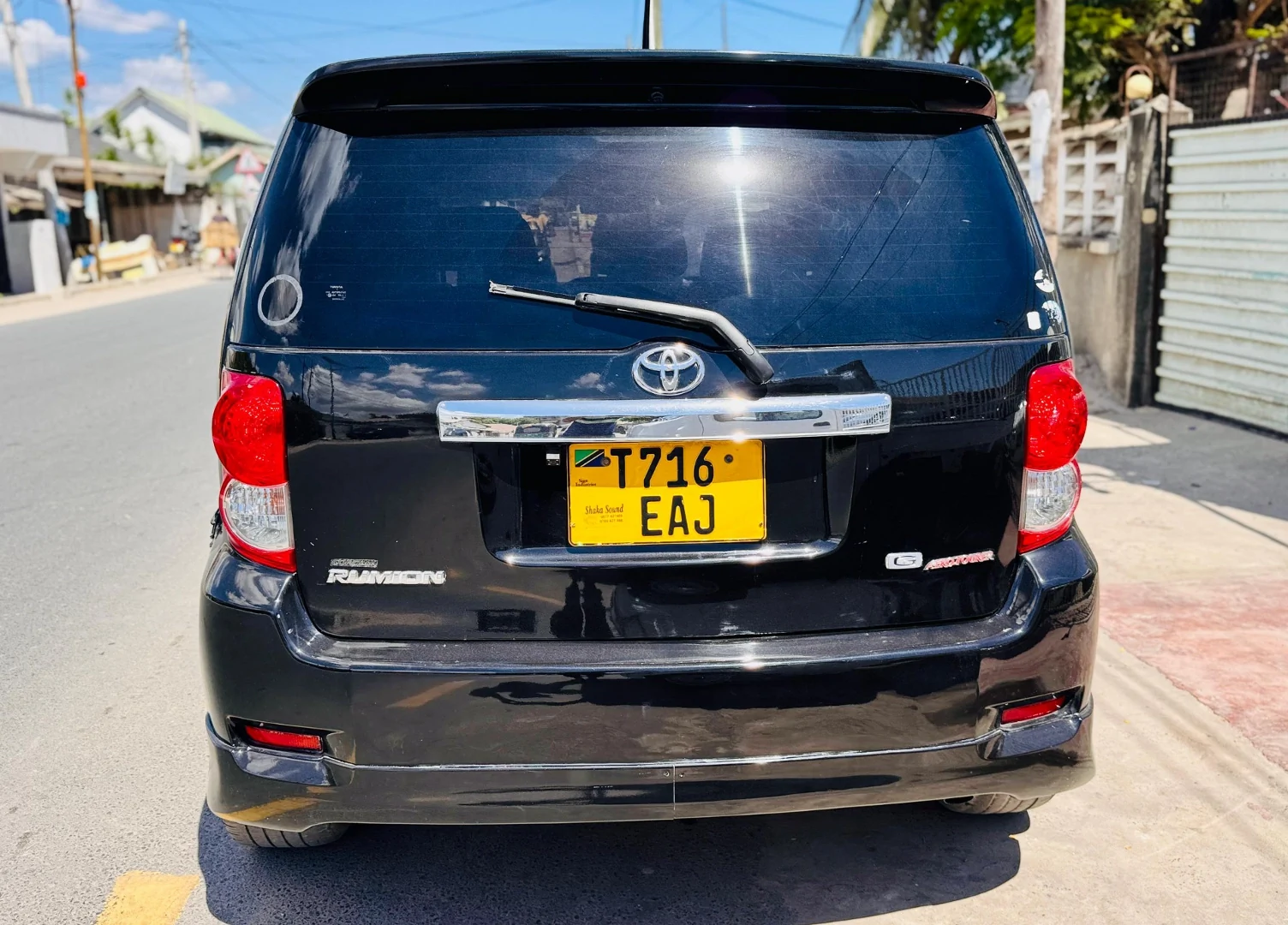 Toyota Rumion 2009 Automatic Very Clean
